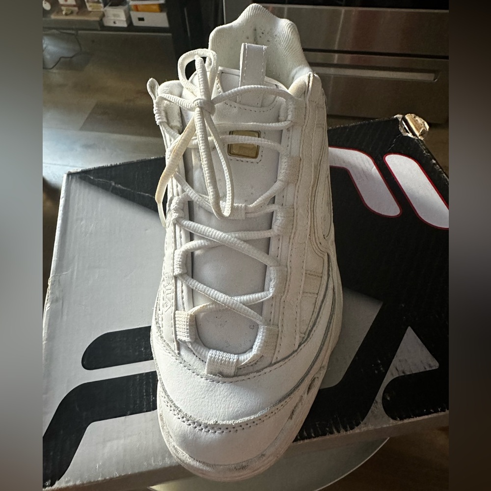 Chance! Fila size 13 whites